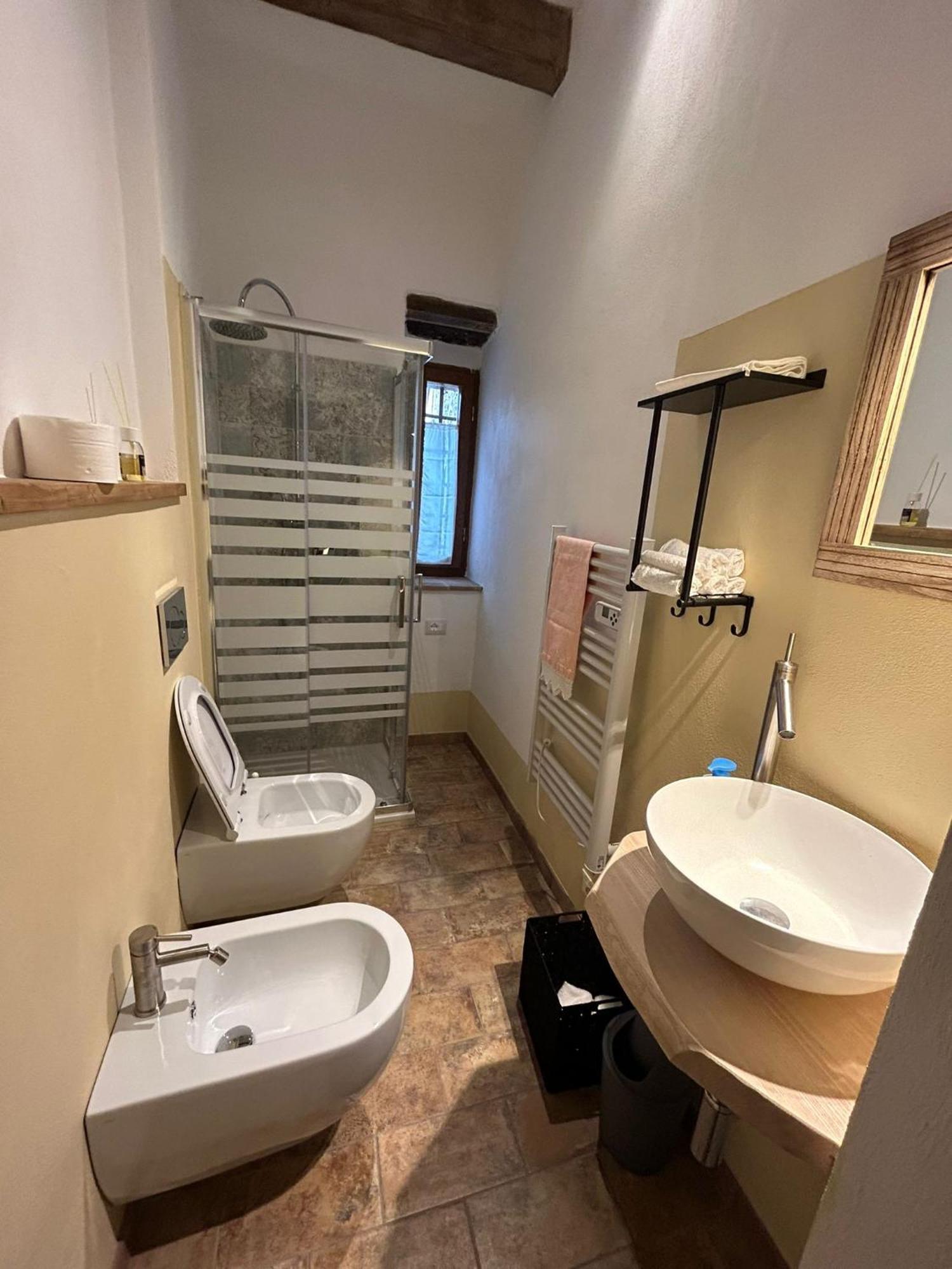 Borgo Di Mezzo Apartamento Castelnuovo dellʼAbate Exterior foto
